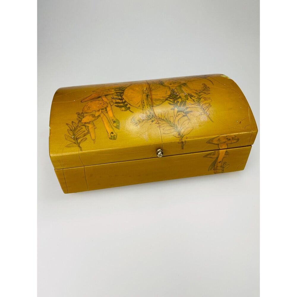 RARE vintage 70s 1976 handpainted enamel velvet cottagecore mushroom shroom box